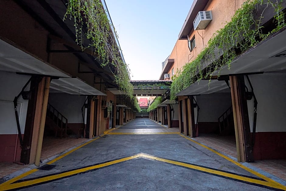 Victoria Court Las Pinas