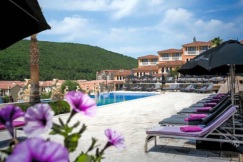 Villas Elenite Premium