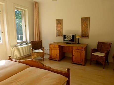 Classic Double Room with Shower