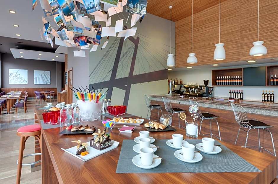 Hotel Vigo Los Galeones Affiliated by Melia