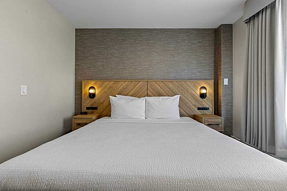 Sandman Hotel & Suites Calgary West