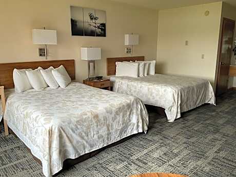 Deluxe Queen Room with Two Queen Beds