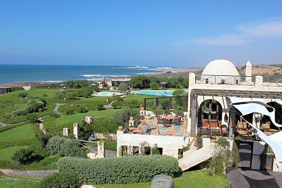 Dar Danse, the Bubble on the Beach