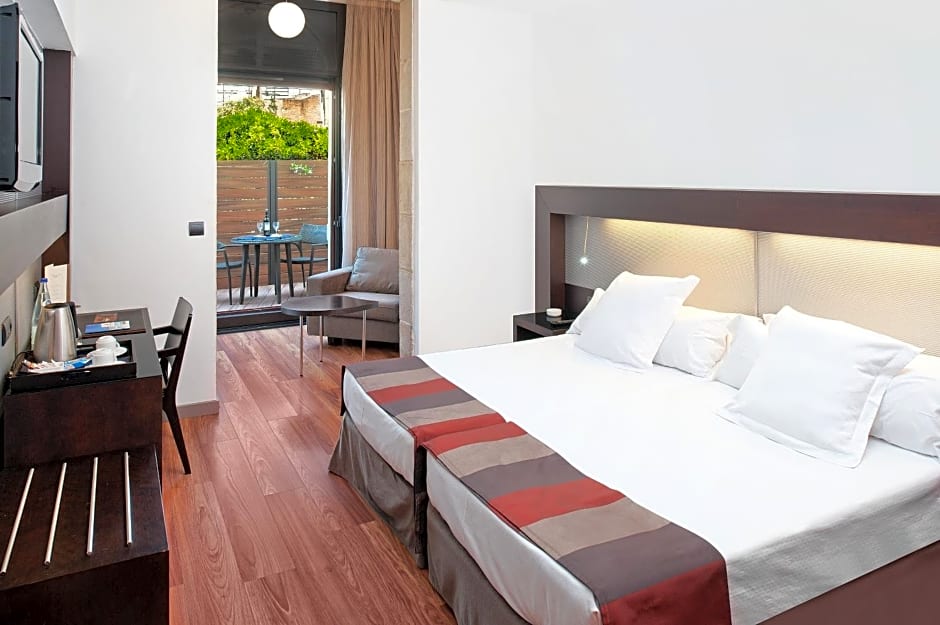 Catalonia Port Hotel