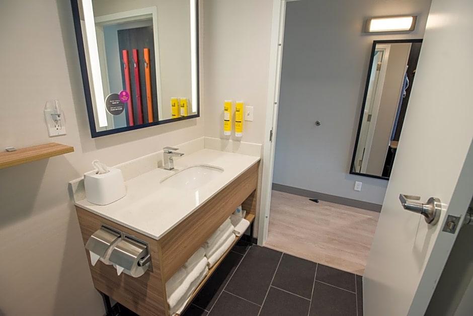 Tru By Hilton Cedar Rapids Westdale