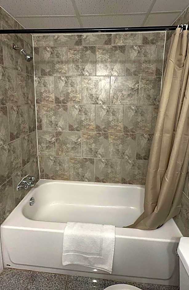 Empress Inn and Suites by the Falls