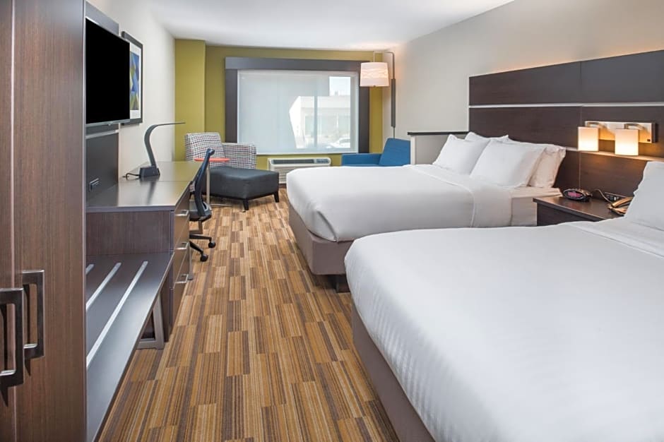 Holiday Inn Express Hotel & Suites Bismarck