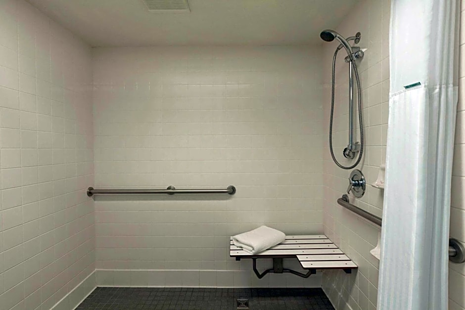 Travelodge by Wyndham Redding CA
