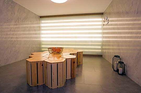 Aeris International Hotel