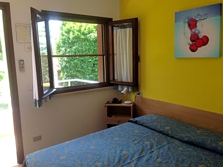Standard Double or Twin Room with Garden View