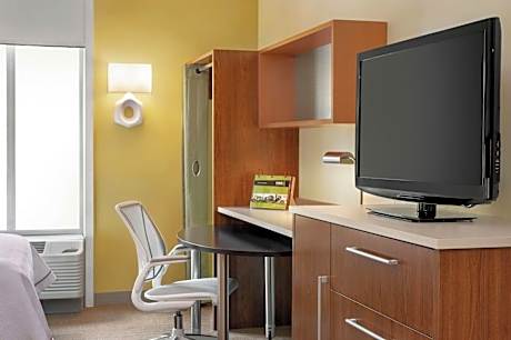 1 Queen Bed Studio Nonsmoking