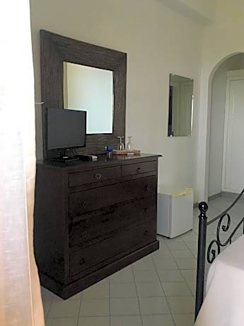 Double or Twin Room with Patio and Sea View