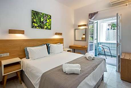 Triple Room with Balcony