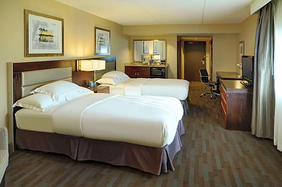 Hilton Winnipeg Airport Suites