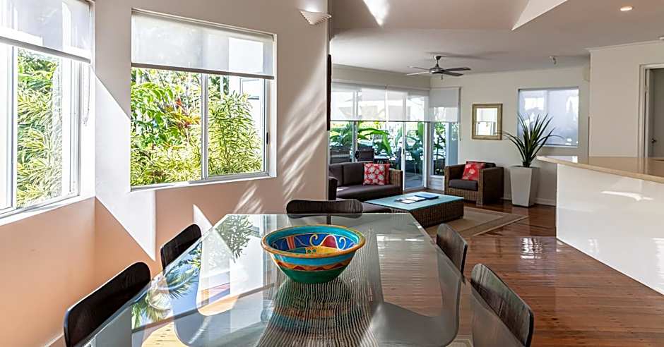 Beaches Port Douglas Holiday Apartments Book Here With The Onsite Reception Team