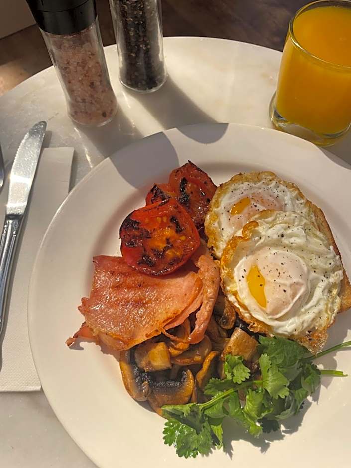 Victoria House Motor Inn