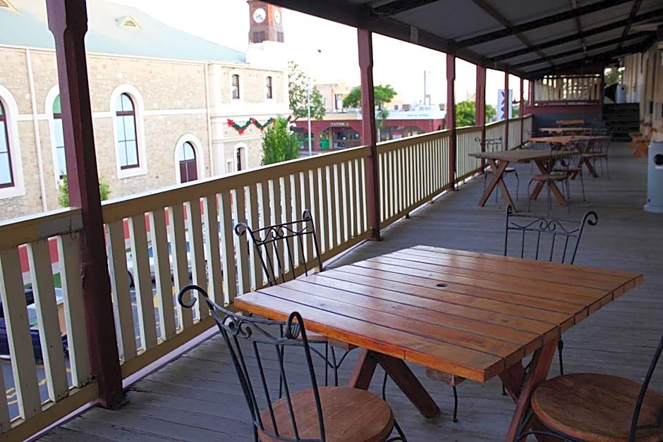 Balcony On Sixth Lodge