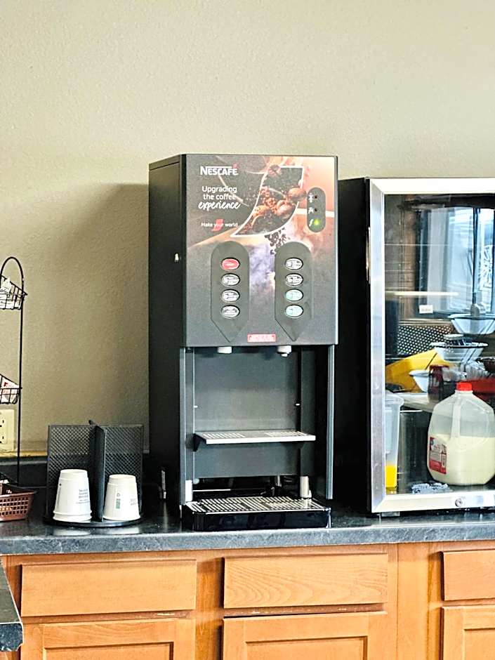 Super 8 by Wyndham Watertown