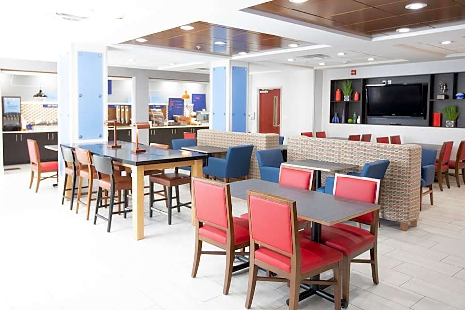 Holiday Inn Express & Suites Knoxville - Farragut by IHG