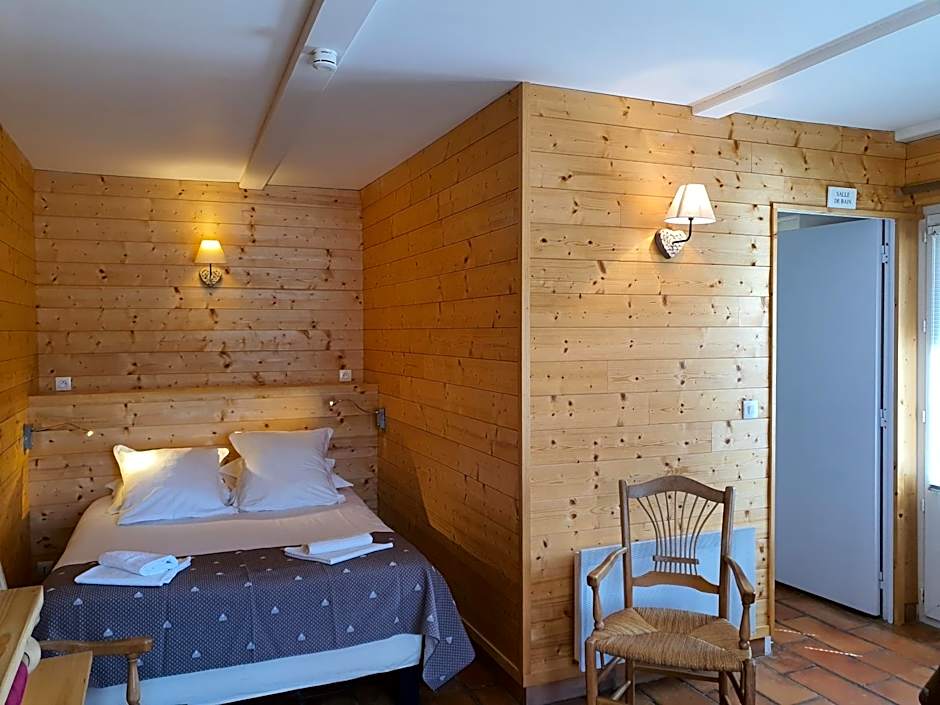 Logis Hôtel Restaurant L'Escarbille