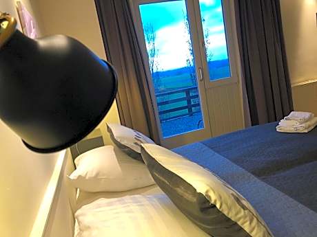 Standard Twin Room with Balcony
