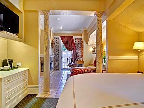 Deluxe Queen Suite - Cote D'Azur