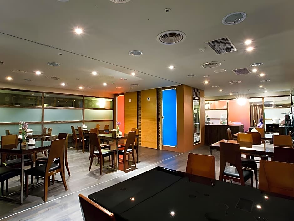 Hold Me Hotel  Zhongzheng