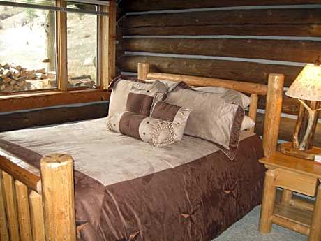 Deluxe Two-Bedroom Cottage - Ponderosa