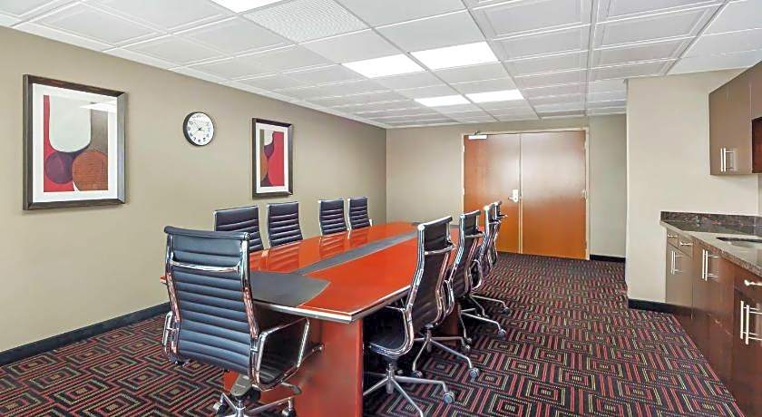 Best Western Plus Peace River Hotel & Suites