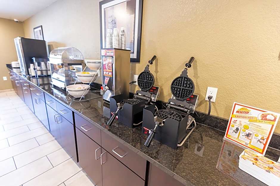 Cobblestone Inn & Suites - Winters