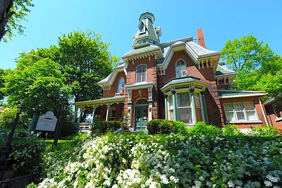 Hochelaga Inn
