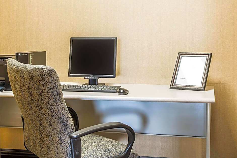 Comfort Inn & Suites Meriden East