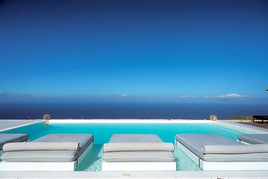 Terra Blanca Suites
