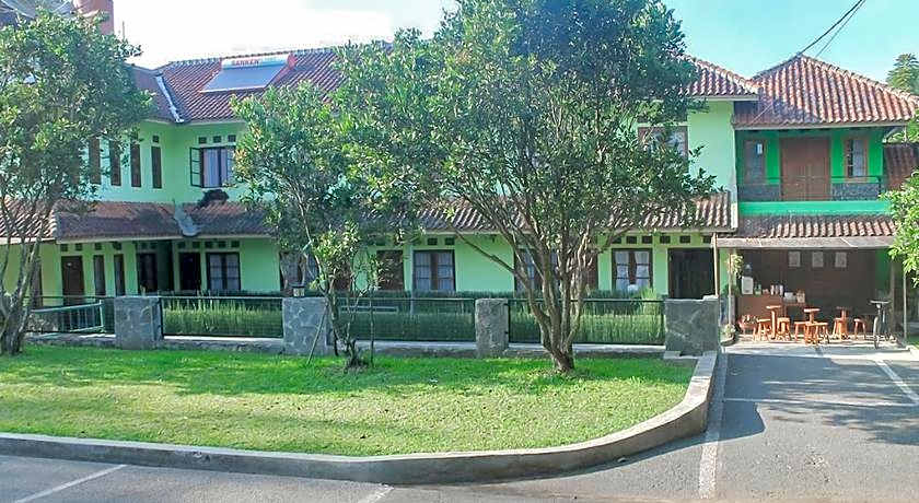 Urbanview Hotel Syariah Graha Atmadja Lembang by RedDoorz