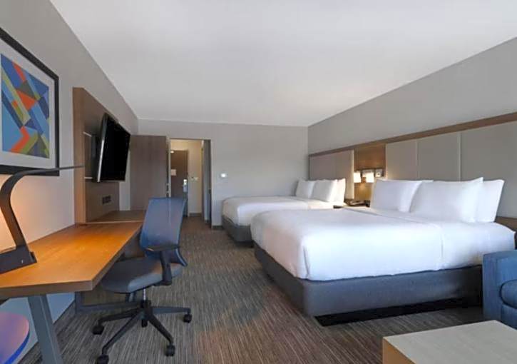 Holiday Inn Express & Suites - Detroit - Dearborn By IHG