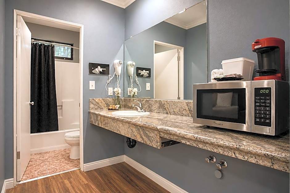 Big A Motel & Suites Near Disneyland Orange County