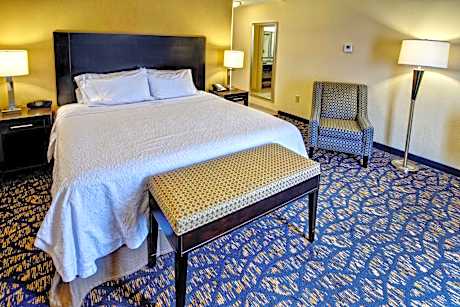 1 King W/Microwv/Fridge Nonsmoke