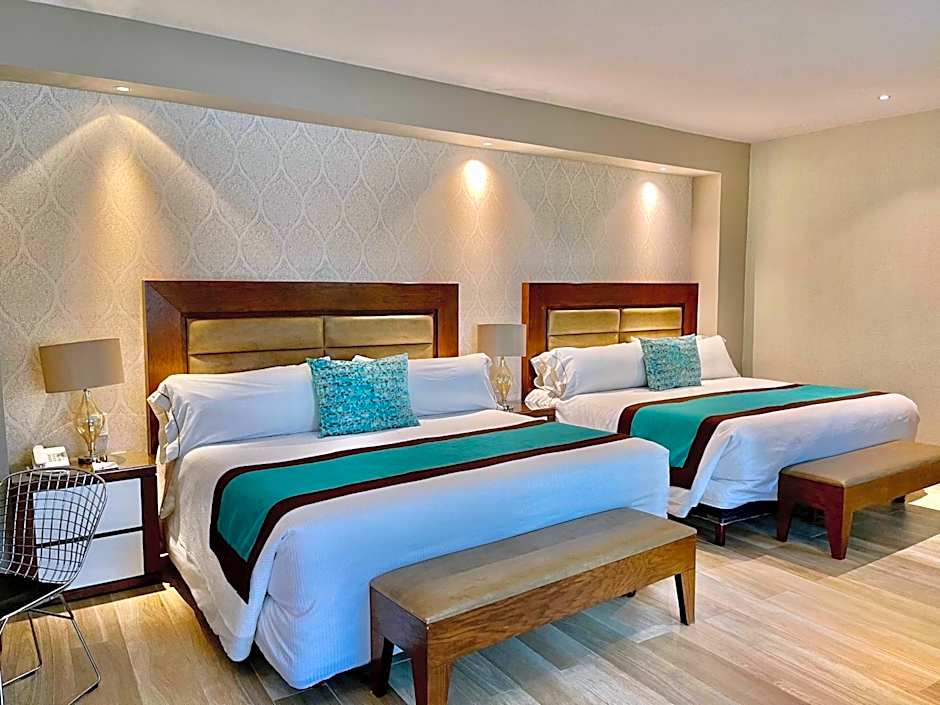 Aurea Hotel and Suites