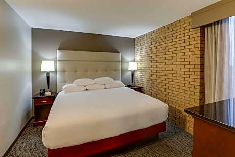 Superior Queen Room with Two Queen Beds - Accessible, Tub