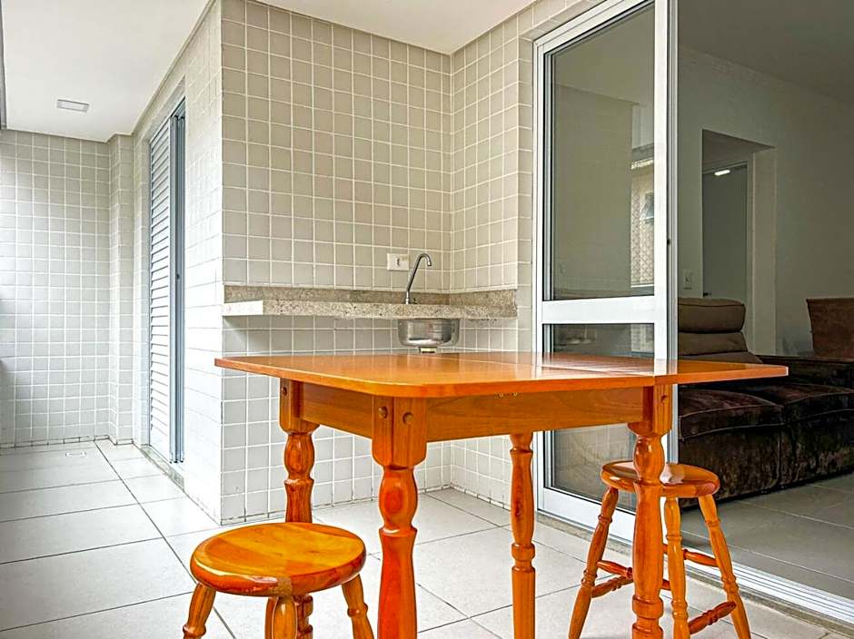 Apto com WiFi a 220m da Praia da Guilhermina SP