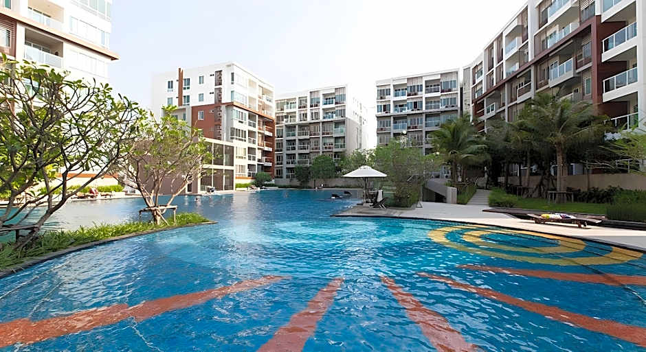 The Seacraze Hua Hin  Studio 5th Fl (by Montri C)