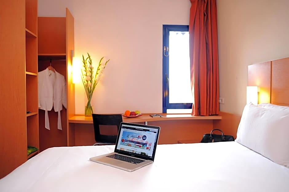 Ibis Marrakech Centre Gare Hotel