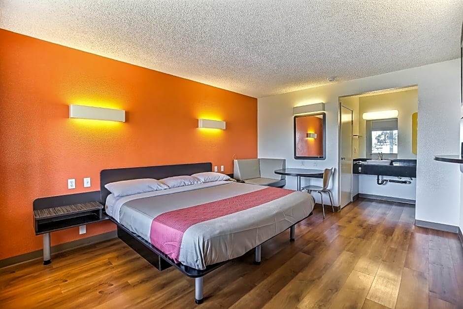 Motel 6 Oakland - Embarcadero