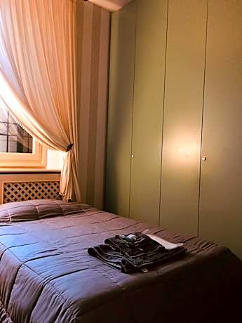 Two Connecting Rooms (2 Adults)