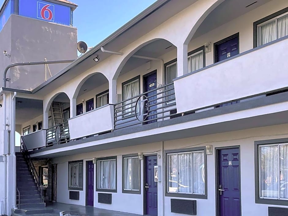 Motel 6 Richmond CA Civic Center – Richmond, CA
