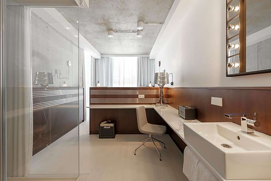 Ruby Ella Hotel Cologne By IHG