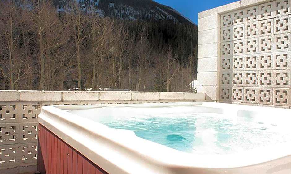 Monarch Mountain Lodge