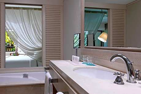 Garden View King Bed