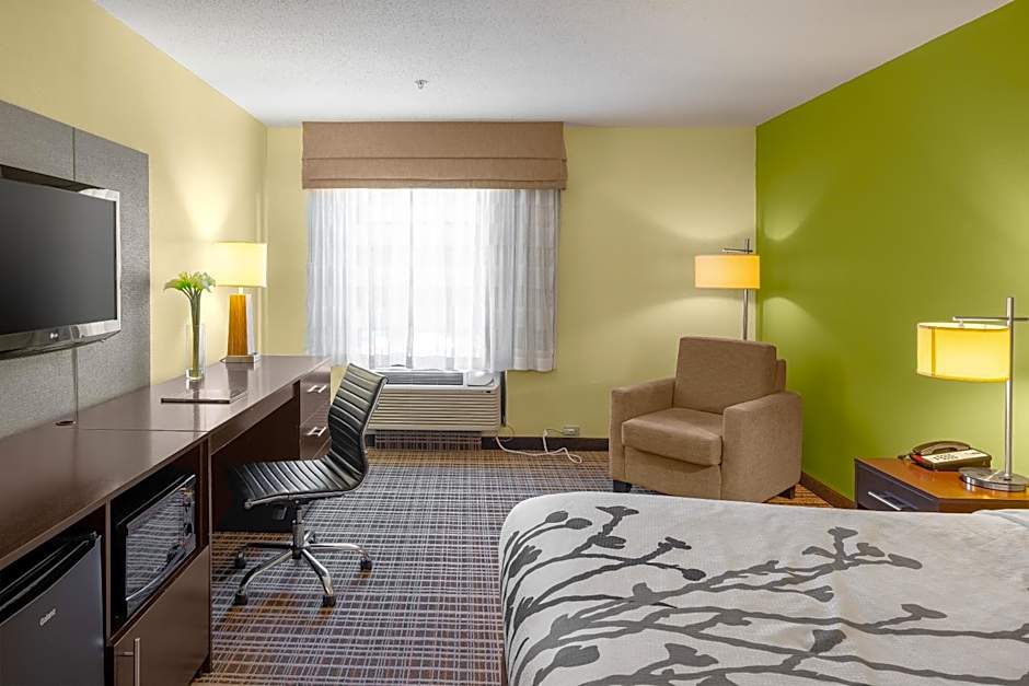 Sleep Inn & Suites Harbour Pointe