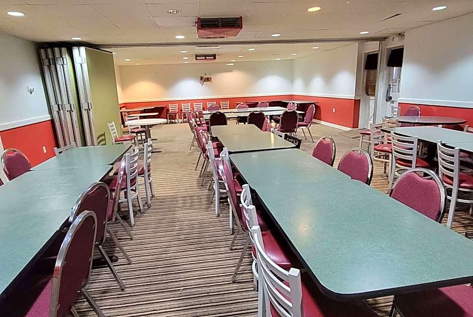 Ramada by Wyndham Mountain Home